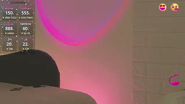 Snapshot of Ariel__Blossom chatting on March 13, 2025, 6:26 am Ariel Blossom online show from March 13, 2025, 6:26 am