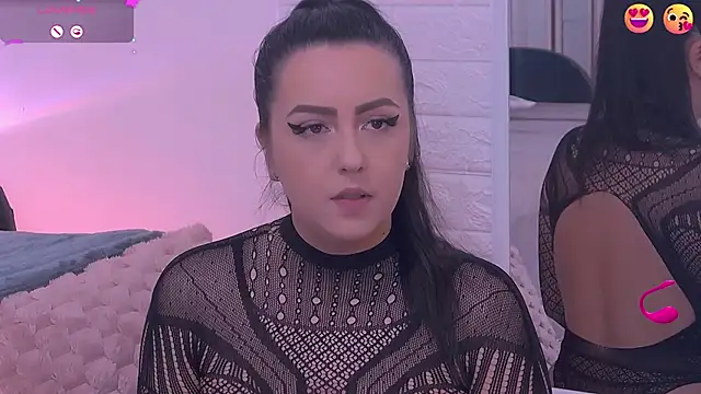 Snapshot of Ariel__Blossom chatting on September 10, 2025, 6:13 am Ariel Blossom online show from September 10, 2025, 6:13 am