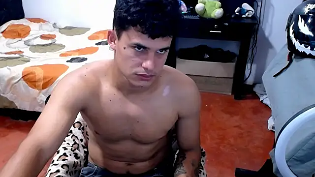 Snapshot of freddy_romas chatting on June 8, 2026, 1:28 am freddy romas online show from June 8, 2026, 1:28 am