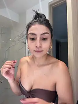 Gia Ferh online show from February 5, 2026, 1:54 am