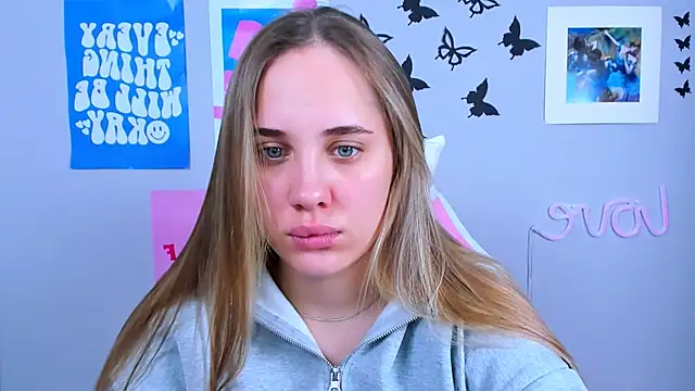 Snapshot of MiaMilas chatting on December 20, 2024, 4:31 am MiaMilas online show from December 20, 2024, 4:31 am