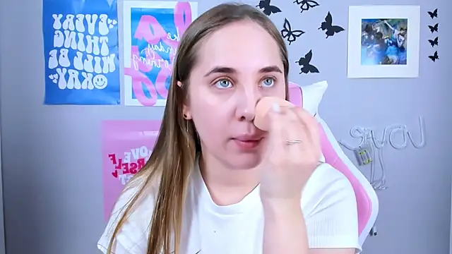 Snapshot of MiaMilas chatting on December 26, 2024, 5:04 am MiaMilas online show from December 26, 2024, 5:04 am