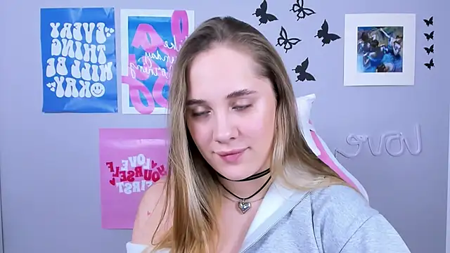 Snapshot of MiaMilas chatting on January 20, 2025, 11:56 am MiaMilas online show from January 20, 2025, 11:56 am