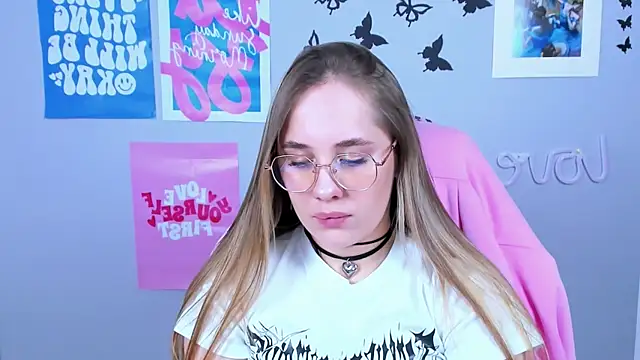 Snapshot of MiaMilas chatting on January 29, 2025, 11:51 am MiaMilas online show from January 29, 2025, 11:51 am