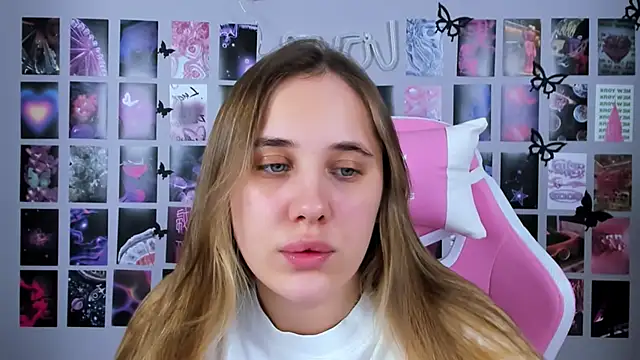 Snapshot of MiaMilas chatting on February 10, 2025, 4:14 pm MiaMilas online show from February 10, 2025, 4:14 pm