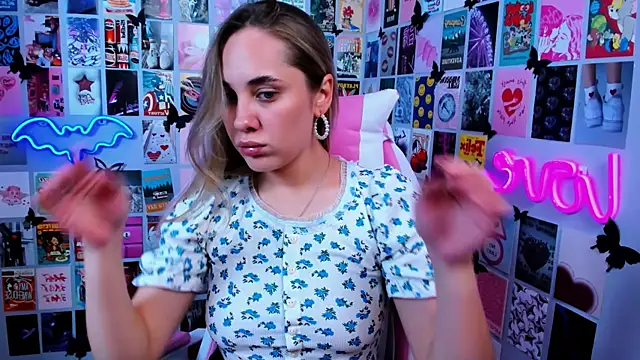 Snapshot of MiaMilas chatting on September 8, 2025, 5:23 pm MiaMilas online show from September 8, 2025, 5:23 pm