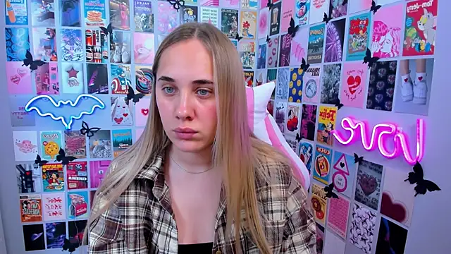 Snapshot of MiaMilas chatting on September 9, 2025, 4:28 pm MiaMilas online show from September 9, 2025, 4:28 pm