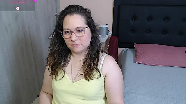 Snapshot of May_Carlier chatting on December 2, 2024, 3:37 am May Carlier online show from December 2, 2024, 3:37 am