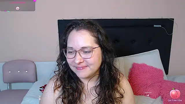 Snapshot of May_Carlier chatting on March 17, 2025, 6:40 am May Carlier online show from March 17, 2025, 6:40 am