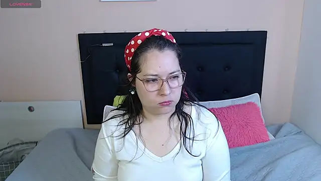 Snapshot of May_Carlier chatting on September 17, 2025, 12:51 pm May Carlier online show from September 17, 2025, 12:51 pm