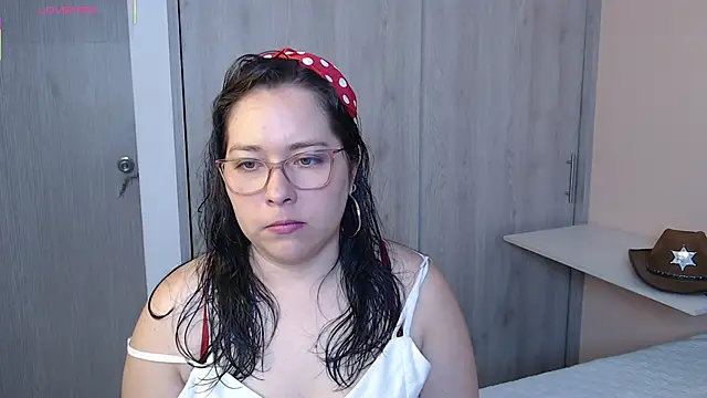 Snapshot of May_Carlier chatting on October 11, 2025, 8:29 pm May Carlier online show from October 11, 2025, 8:29 pm