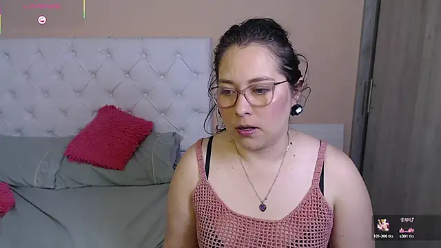 Snapshot of May_Carlier chatting on December 4, 2025, 3:05 am May Carlier online show from December 4, 2025, 3:05 am