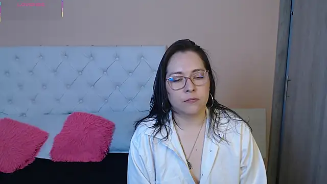 Snapshot of May_Carlier chatting on January 7, 2026, 6:10 pm May Carlier online show from January 7, 2026, 6:10 pm