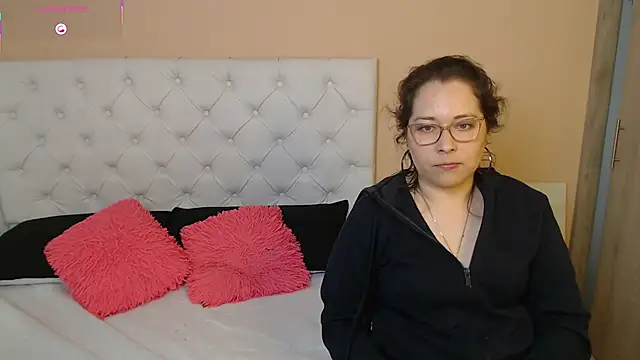 Snapshot of May_Carlier chatting on January 9, 2026, 7:04 pm May Carlier online show from January 9, 2026, 7:04 pm