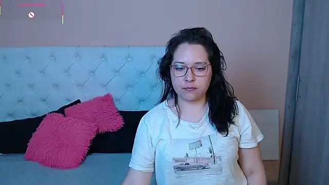 Snapshot of May_Carlier chatting on January 17, 2026, 12:48 am May Carlier online show from January 17, 2026, 12:48 am