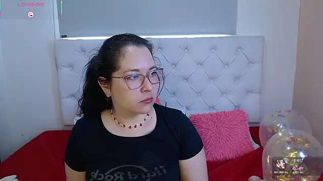 Snapshot of May_Carlier chatting on February 14, 2026, 5:43 pm May Carlier online show from February 14, 2026, 5:43 pm