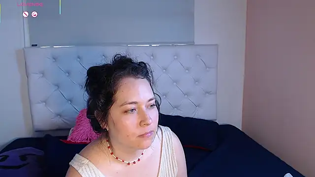 Snapshot of May_Carlier chatting on March 6, 2026, 8:16 pm May Carlier online show from March 6, 2026, 8:16 pm