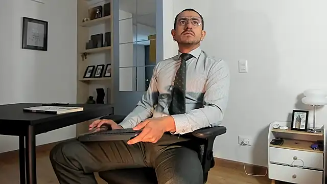 Snapshot of pablo-rincon95 chatting on July 2, 2026, 12:22 pm pablo-rincon95 online show from July 2, 2026, 12:22 pm