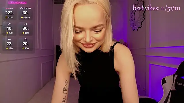 Snapshot of horny_blondiee chatting on February 22, 2025, 8:29 am horny blondiee online show from February 22, 2025, 8:29 am