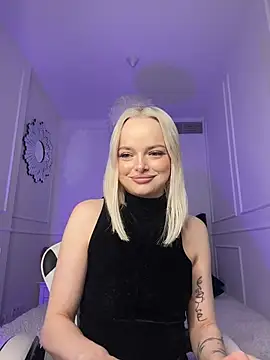 Snapshot of horny_blondiee chatting on March 22, 2025, 11:32 am horny blondiee online show from March 22, 2025, 11:32 am