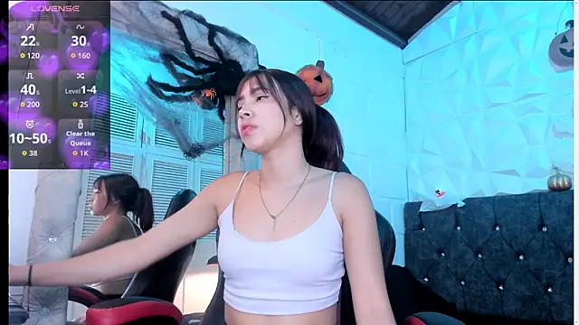 Snapshot of Emma_dl2 chatting on October 14, 2025, 4:52 pm Emma dl2 online show from October 14, 2025, 4:52 pm