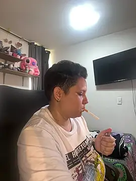 Snapshot of Mabelydani chatting on July 26, 2026, 6:48 pm Mabelydani online show from July 26, 2026, 6:48 pm