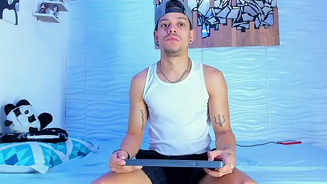 Friendsofeverything  online show from September 9, 2025, 1:10 pm