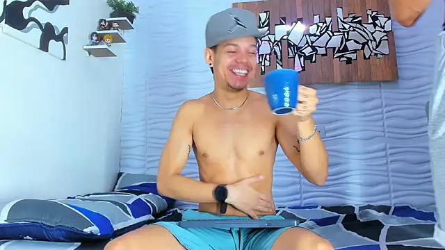 Friendsofeverything  online show from September 24, 2025, 1:36 pm