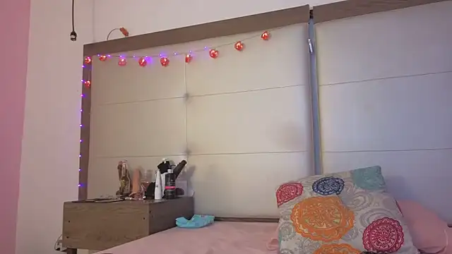 Alisson Freckles online show from March 9, 2026, 2:48 am