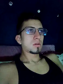 Snapshot of stivevv chatting on May 4, 2026, 12:17 am stivevv online show from May 4, 2026, 12:17 am