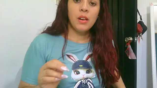 Snapshot of Anne_kis chatting on September 11, 2025, 5:35 pm Anne kis online show from September 11, 2025, 5:35 pm