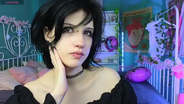 Snapshot of dark_vamp_ chatting on February 20, 2025, 11:43 pm dark vamp online show from February 20, 2025, 11:43 pm