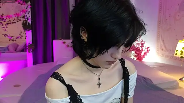 Snapshot of dark_vamp_ chatting on February 28, 2025, 10:52 am dark vamp online show from February 28, 2025, 10:52 am