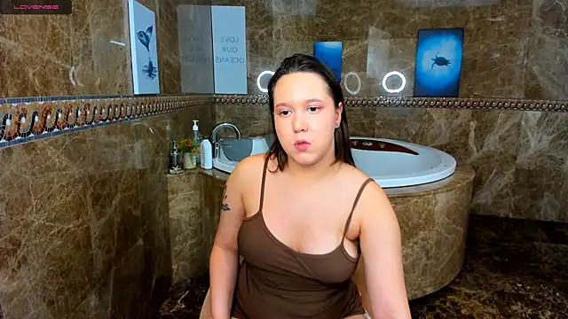 Snapshot of Mira_Karter chatting on January 29, 2025, 8:08 am Mira Karter online show from January 29, 2025, 8:08 am