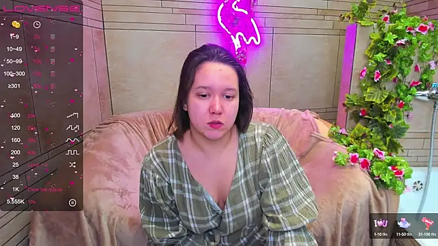 Snapshot of Mira_Karter chatting on February 22, 2025, 5:34 am Mira Karter online show from February 22, 2025, 5:34 am