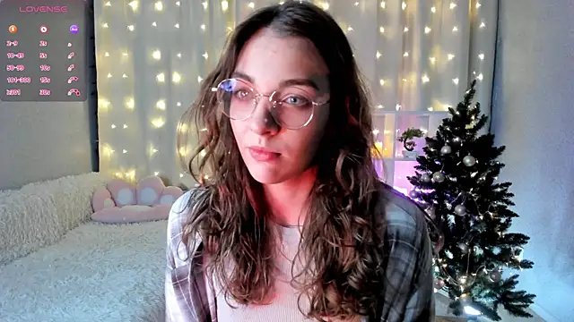 Snapshot of AraCopple chatting on January 9, 2025, 6:15 pm AraCopple online show from January 9, 2025, 6:15 pm