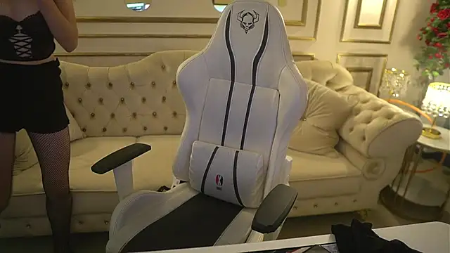 Snapshot of Inessa_Song chatting on December 22, 2024, 12:28 am Inessa Song online show from December 22, 2024, 12:28 am