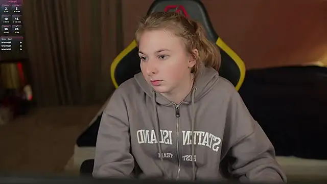 Snapshot of Inessa_Song chatting on March 1, 2025, 10:10 pm Inessa Song online show from March 1, 2025, 10:10 pm