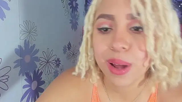 Lucy White   online show from September 20, 2025, 9:27 pm