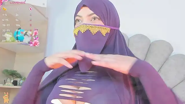 Snapshot of Amaltea chatting on December 14, 2025, 6:12 pm Amaltea online show from December 14, 2025, 6:12 pm