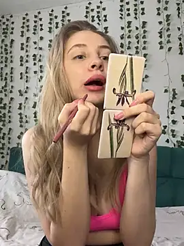 Snapshot of Kitty_Katrine chatting on January 15, 2025, 7:37 am Kitty Katrine online show from January 15, 2025, 7:37 am