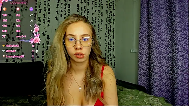 Snapshot of Kitty_Katrine chatting on February 14, 2025, 6:29 pm Kitty Katrine online show from February 14, 2025, 6:29 pm