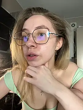 Kitty Katrine online show from May 15, 2026, 6:04 pm