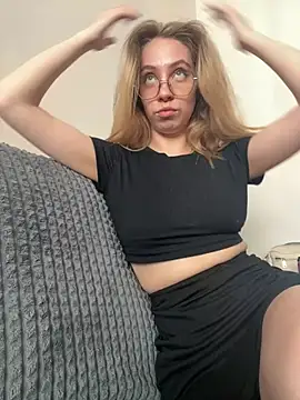 Kitty Katrine online show from May 23, 2026, 12:20 pm