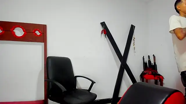 Hana and Zeta online show from March 12, 2025, 12:26 pm