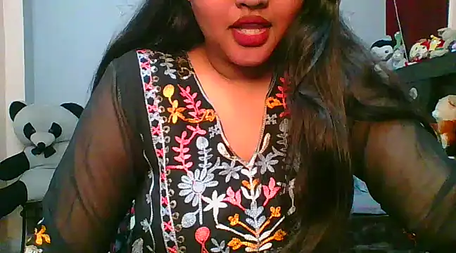 Snapshot of Your-love-12 chatting on February 4, 2025, 3:11 am Your-love-12 online show from February 4, 2025, 3:11 am