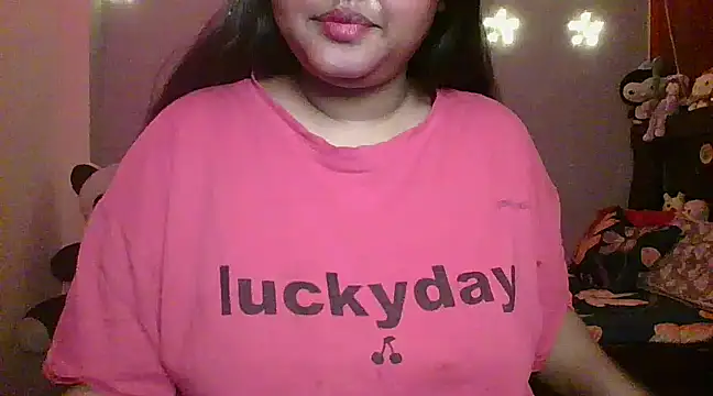 Snapshot of Your-love-12 chatting on March 9, 2025, 6:28 am Your-love-12 online show from March 9, 2025, 6:28 am