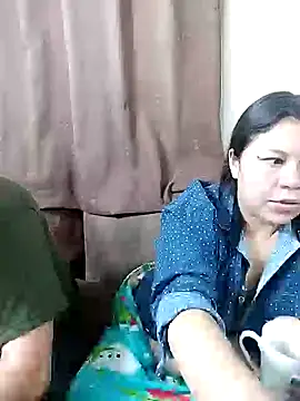 Snapshot of ZuriandAlex chatting on January 25, 2025, 8:42 am ZuriandAlex online show from January 25, 2025, 8:42 am