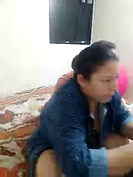 Snapshot of ZuriandAlex chatting on February 6, 2025, 2:55 am ZuriandAlex online show from February 6, 2025, 2:55 am