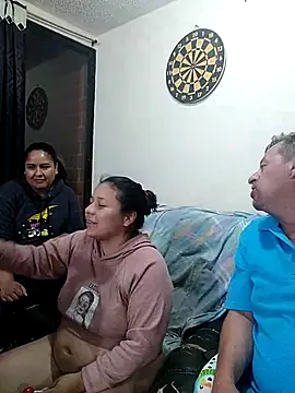 Snapshot of ZuriandAlex chatting on February 15, 2025, 1:42 am ZuriandAlex online show from February 15, 2025, 1:42 am